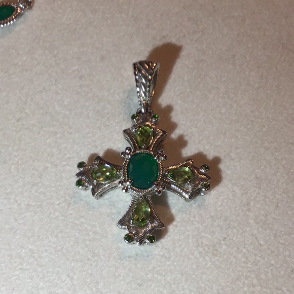 JUDITH RIPKA CHALCEDONY, TSAVORITE & PERIDOT CROSS - Picture 1 of 5